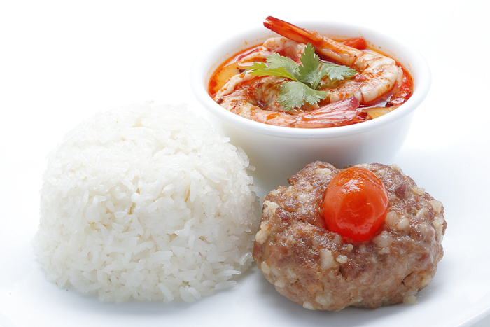 ข้าวหมูนึ่งไข่เค็ม ต้มยำกุ้งน้ำข้น