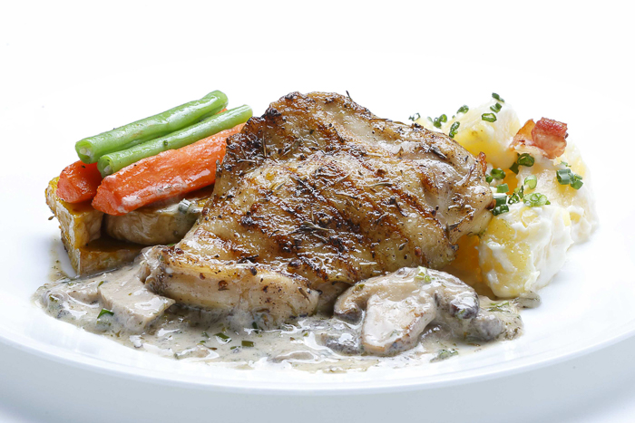ไก่อบซอสครีมเห็ด & ผักย่าง & สลัดมันฝรั่ง
